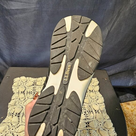 LL Bean black suede sneakers. Size 9M - Picture 9 of 9